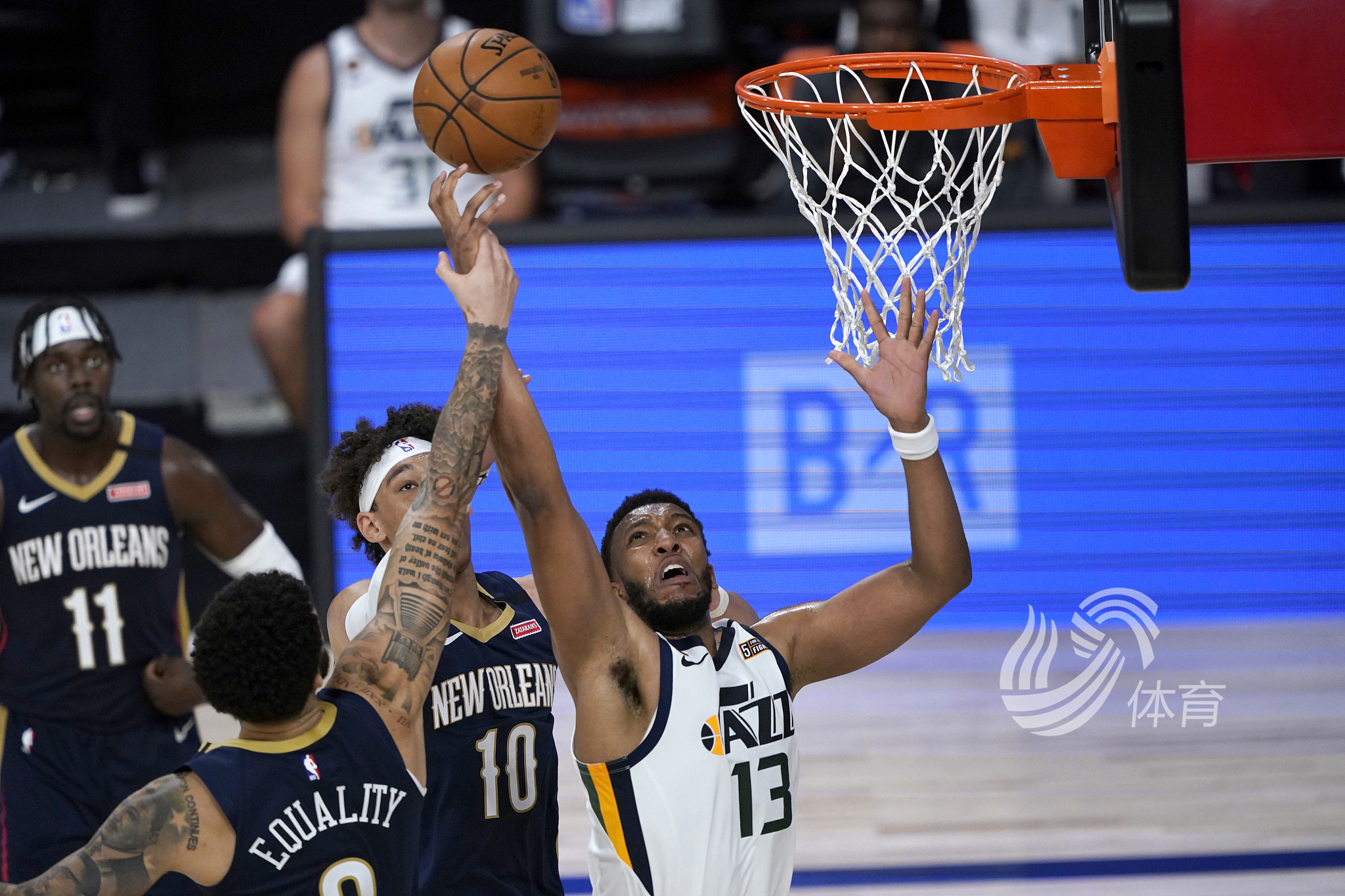 特别是他在 特别是他在