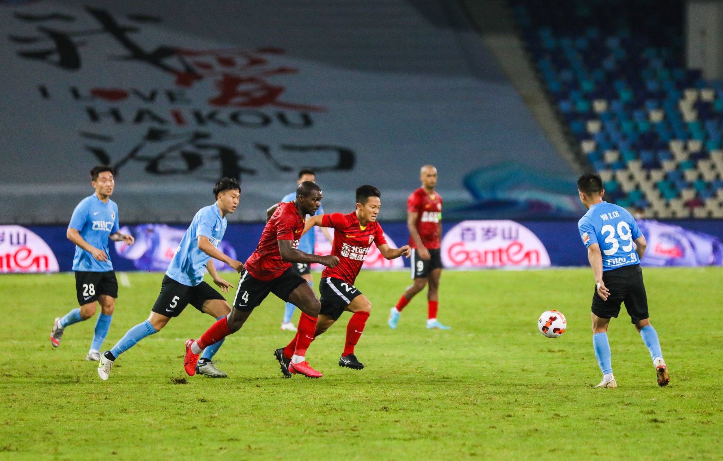 在揭幕战中 在揭幕战中