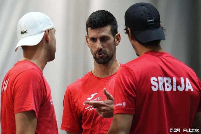 与早期略显 与早期略显